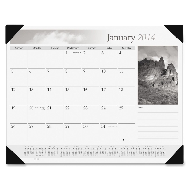 Mead Black & White Monthly Desk Pad DMD16200 AAGDMD16200